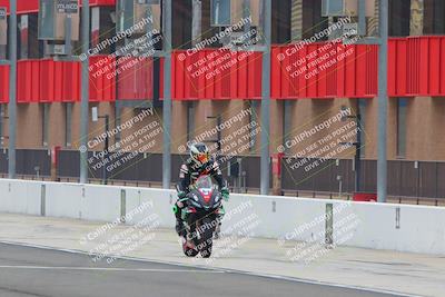 media/Oct-16-2022-Fastrack Riders (Sun) [[609ae93014]]/Level 4/Session 1 Start Finish/